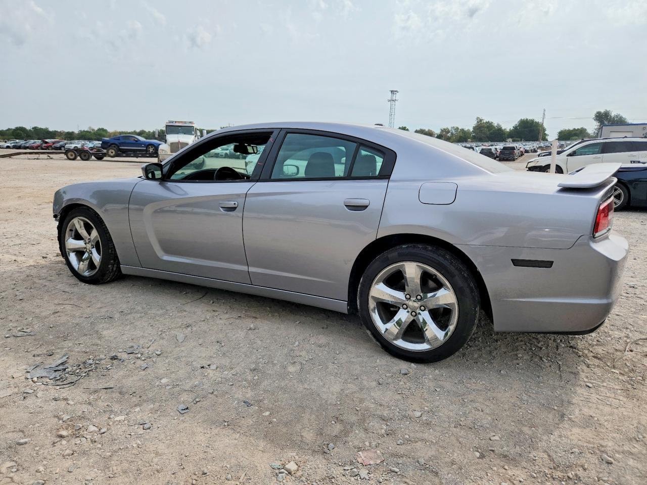 2013 Dodge Charger Sxt - Фото 2