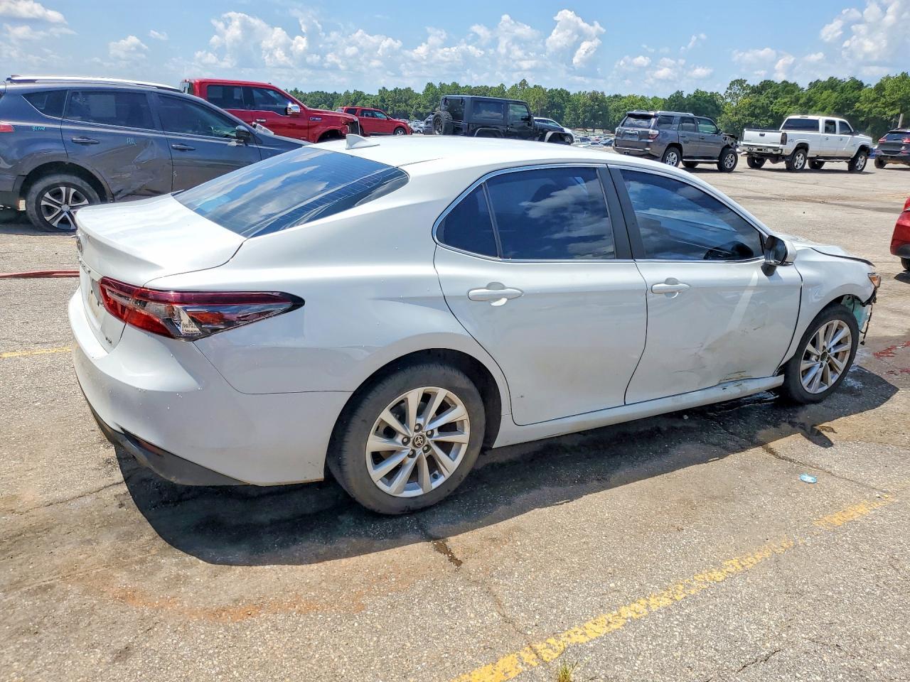 2023 Toyota Camry Le - Image 3