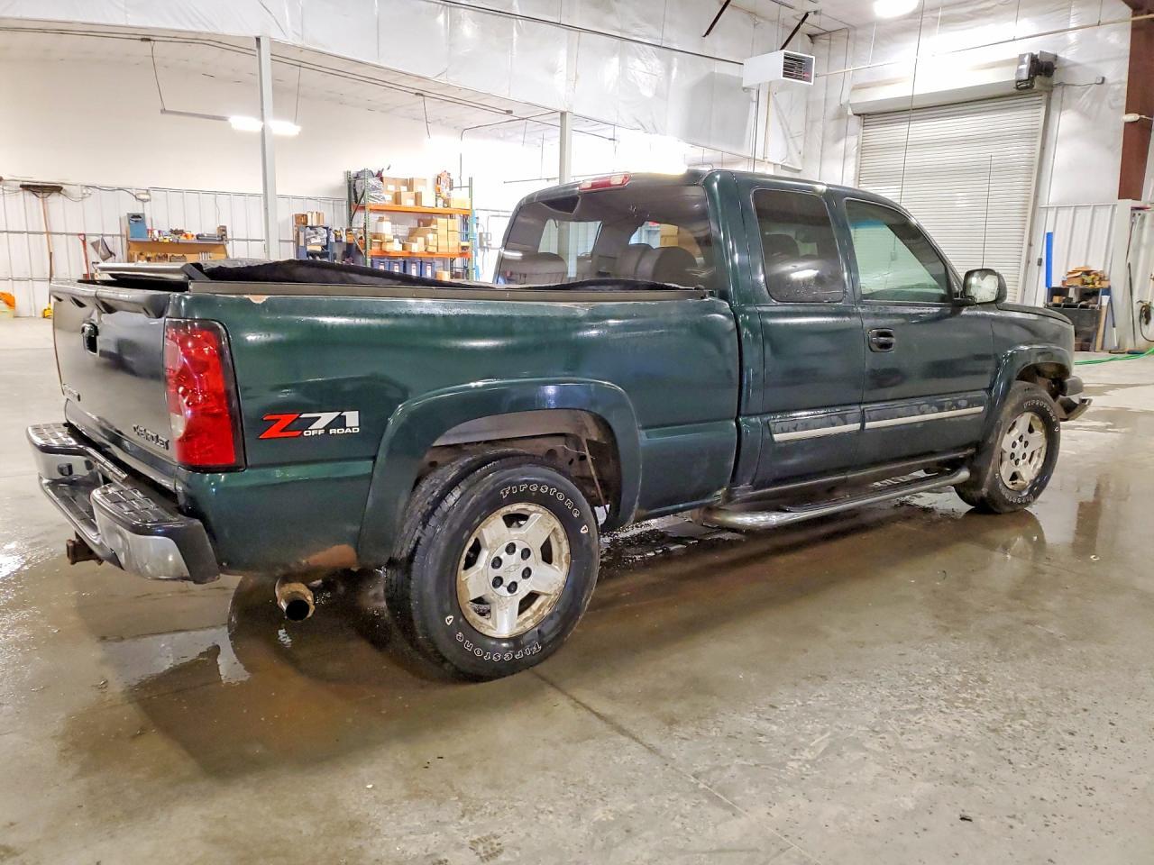 2004 Chevrolet Silverado K1500 - Фото 3