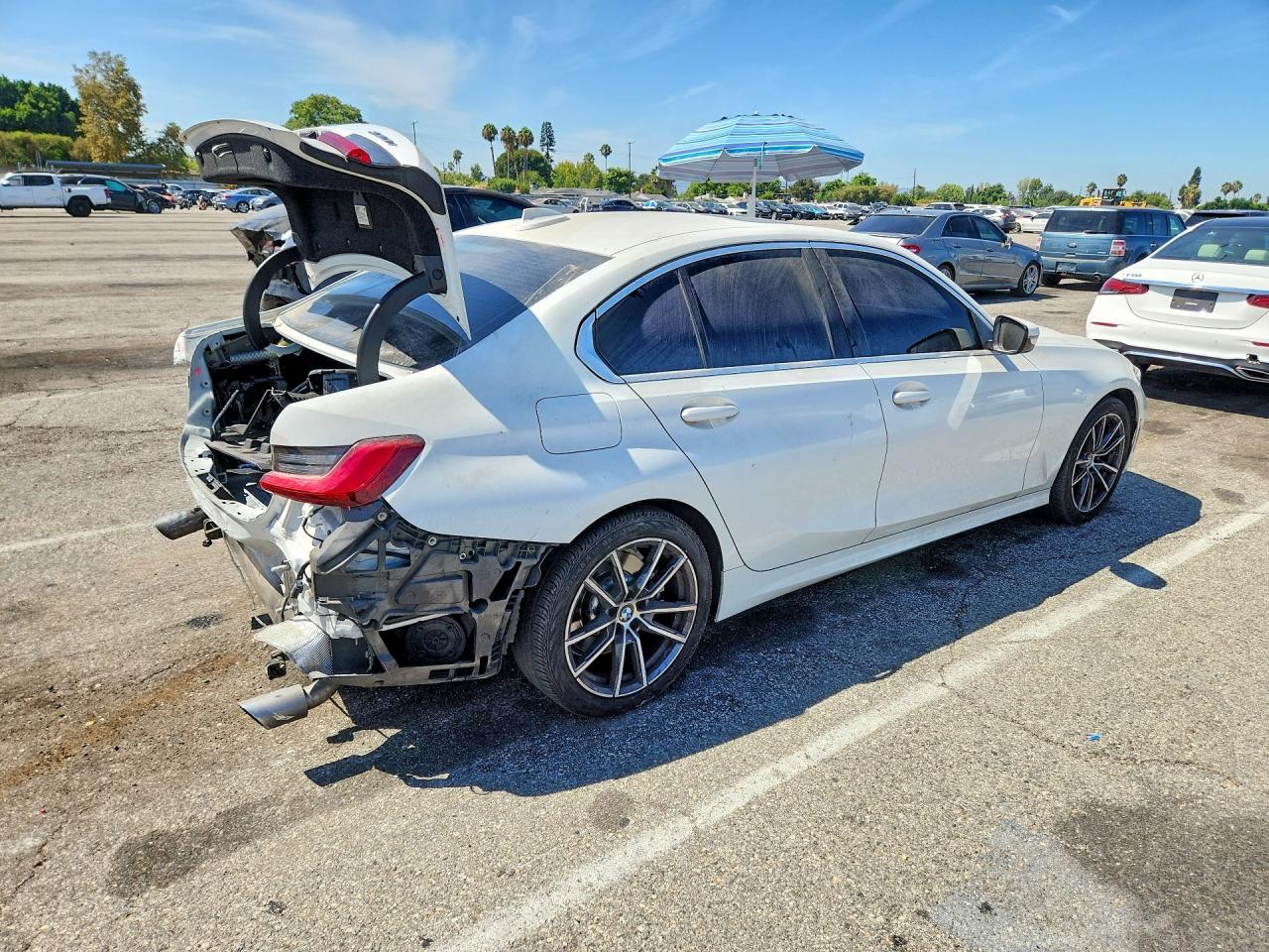 2021 BMW 330I - Фото 3