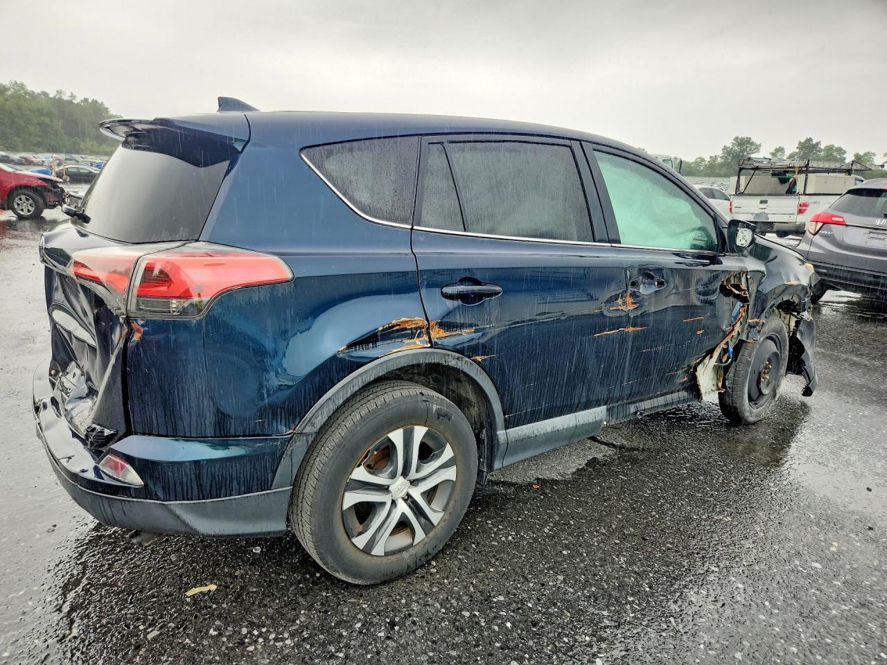 2017 Toyota Rav4 Le - Фото 3