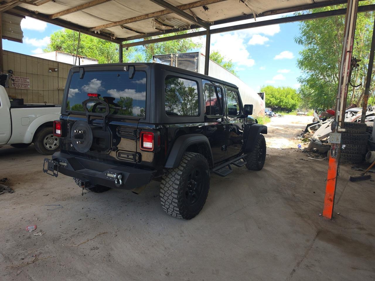 2022 Jeep Wrangler Unlimited Sport - Фото 4