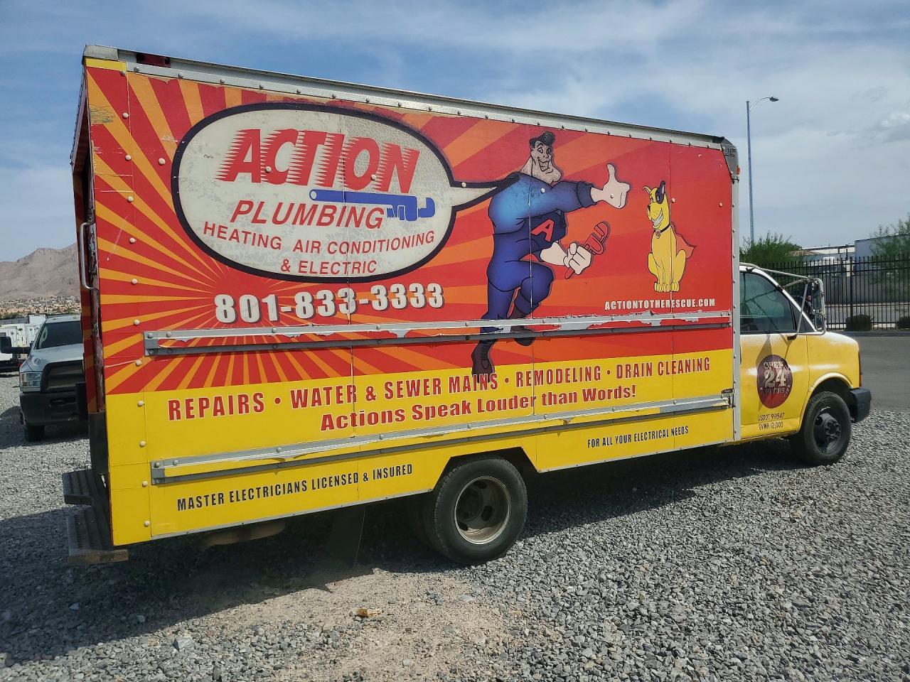 2004 Chevrolet Express Box Truck - Фото 3