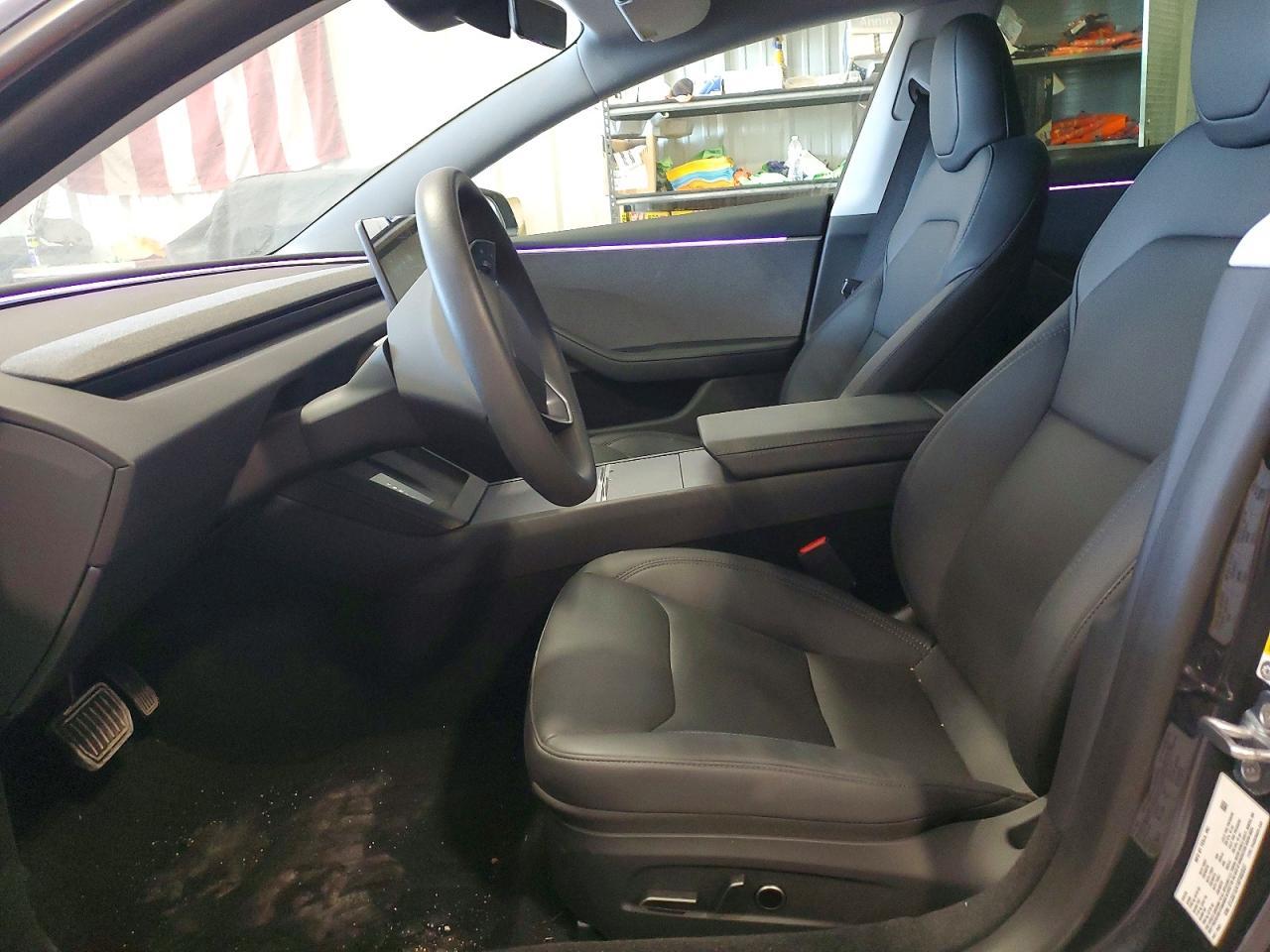 2025 Tesla Model 3 - Фото 7