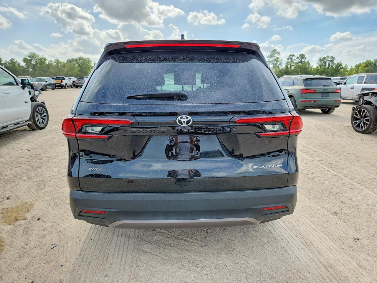 2025 Toyota Grand Highlander Platinum - Image 6