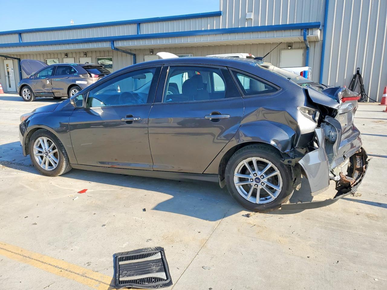 2016 Ford Focus Se - Image 2