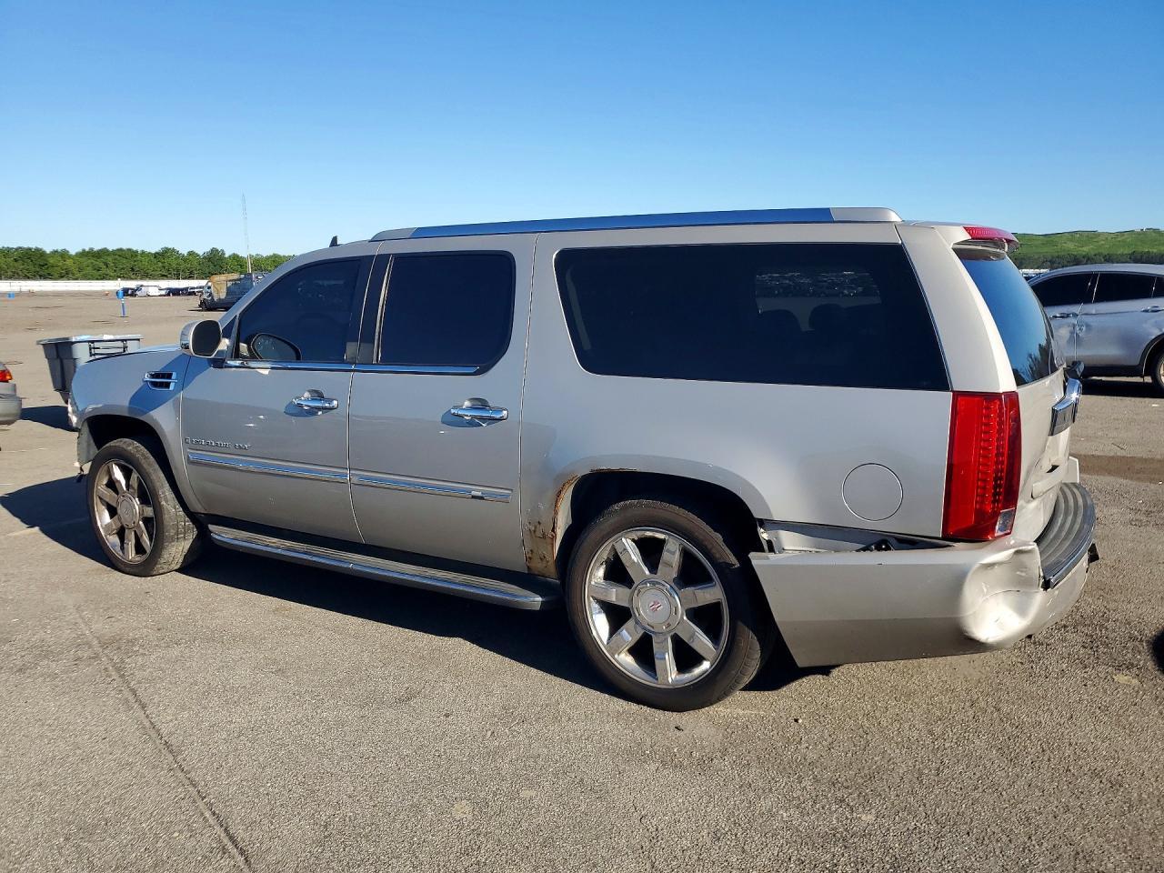 2009 Cadillac Escalade Esv Luxury - Image 2