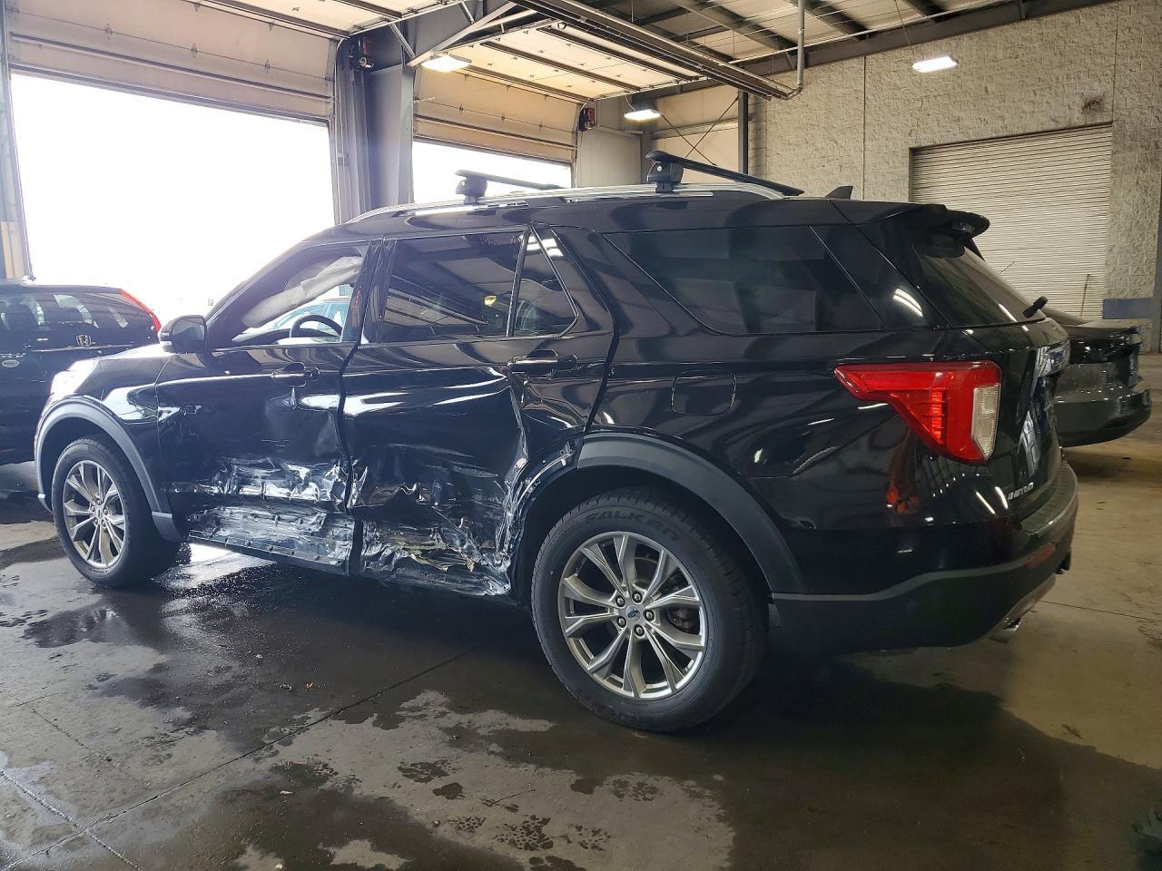 2022 Ford Explorer Limited - Фото 2