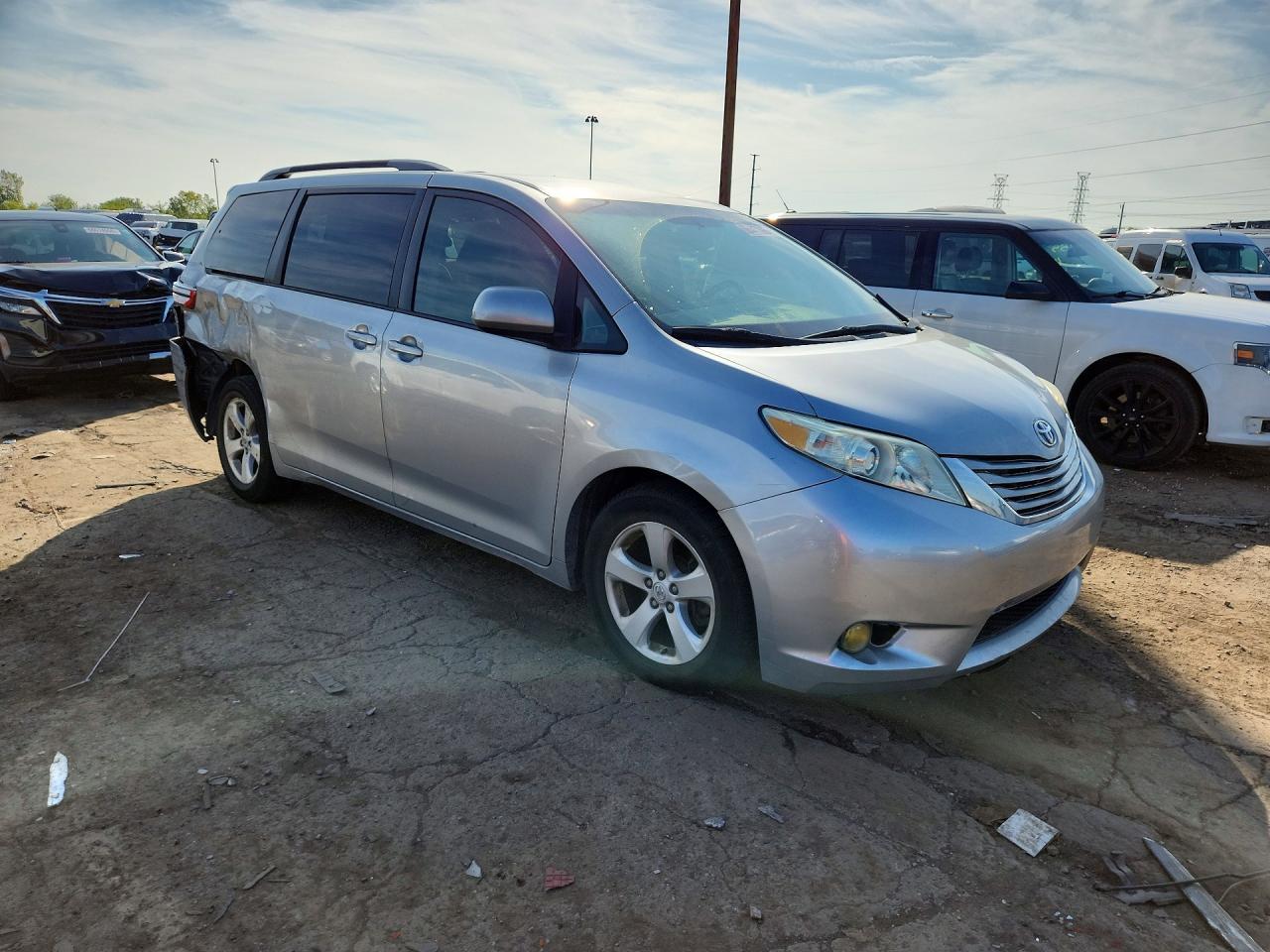 2015 Toyota Sienna Le - Фото 4
