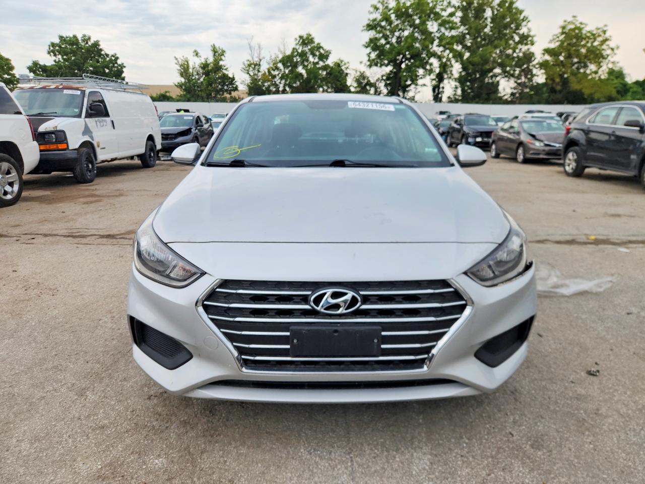 2021 Hyundai Accent Se - Фото 5