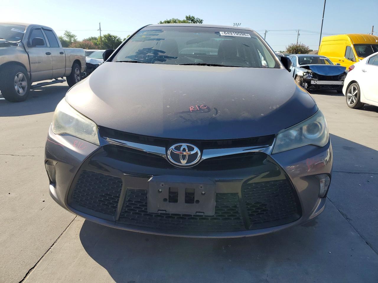 2015 Toyota Camry Se - Image 5