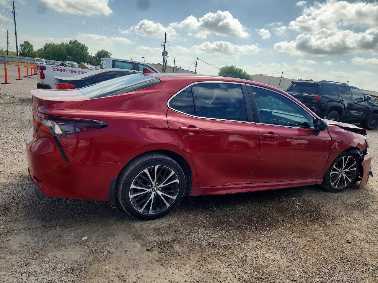 2021 Toyota Camry Se - Фото 3