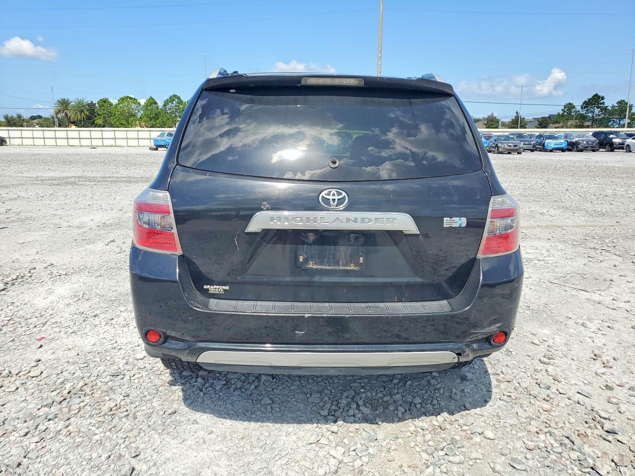2010 Toyota Highlander Hybrid - Image 6
