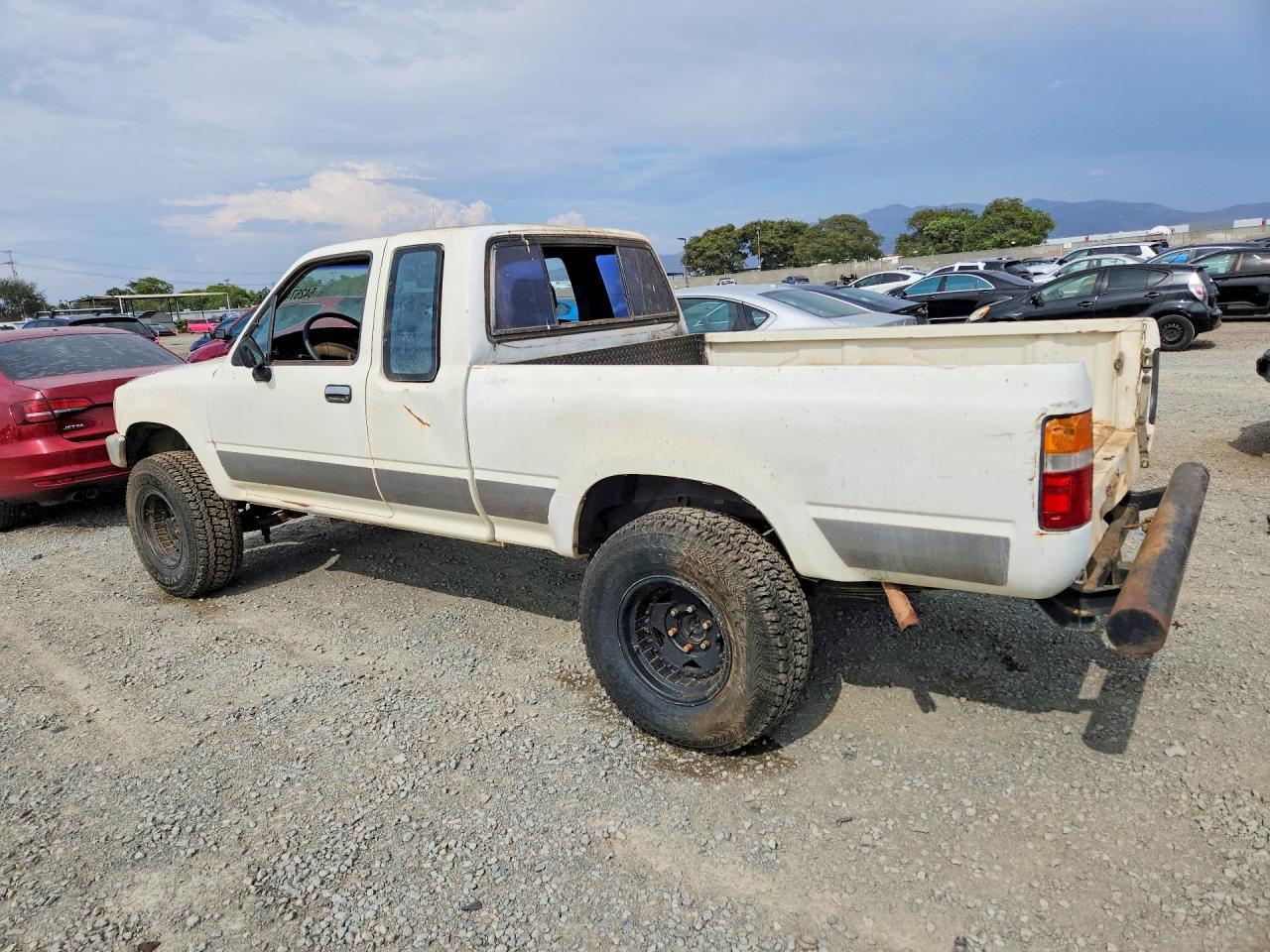 1991 Toyota Pickup Deluxe - Фото 2