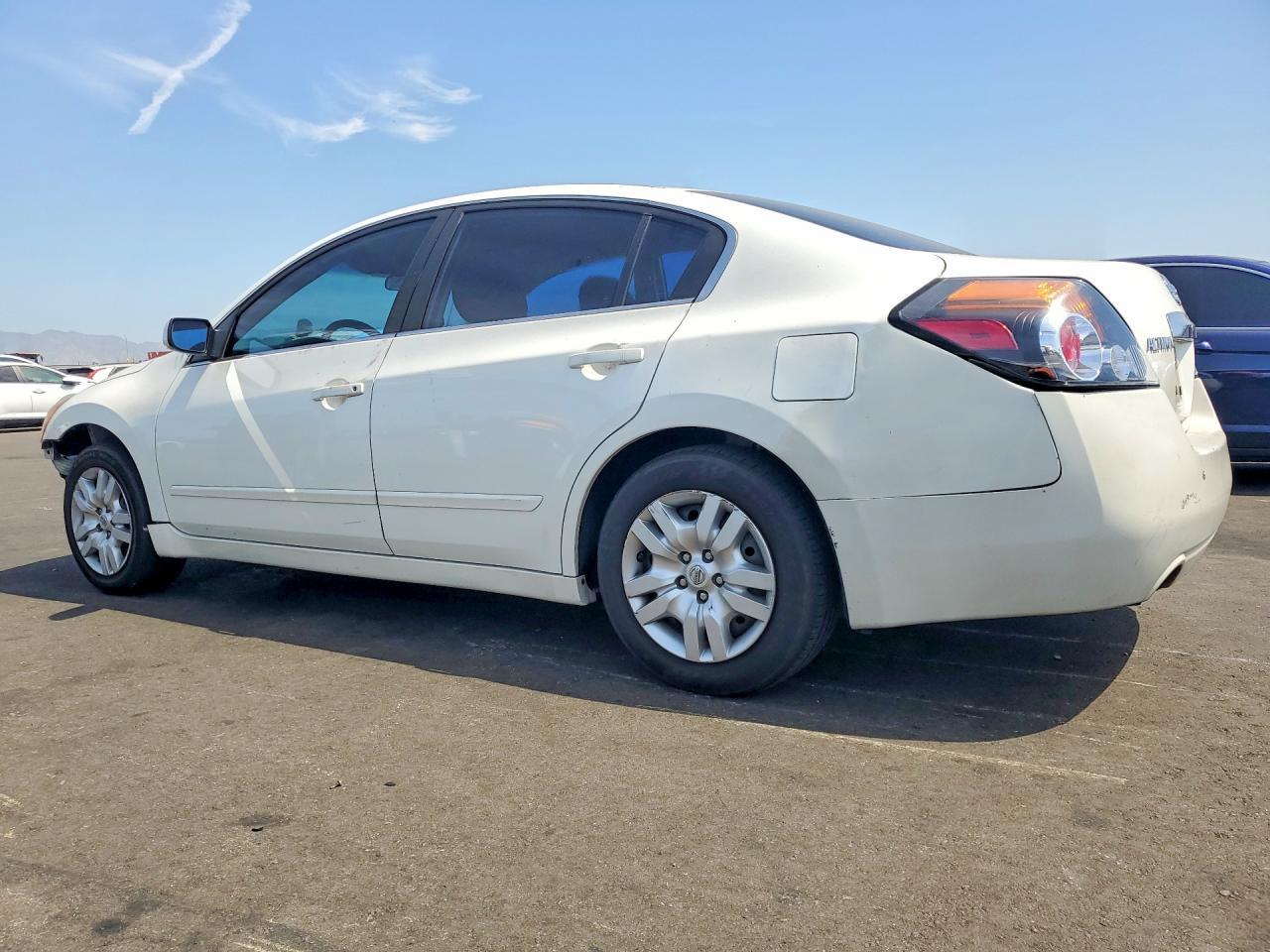 2012 Nissan Altima 2.5 - Фото 2