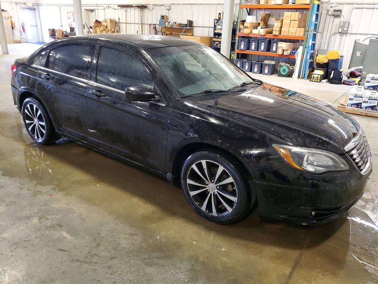 2011 Chrysler 200 S - Image 4