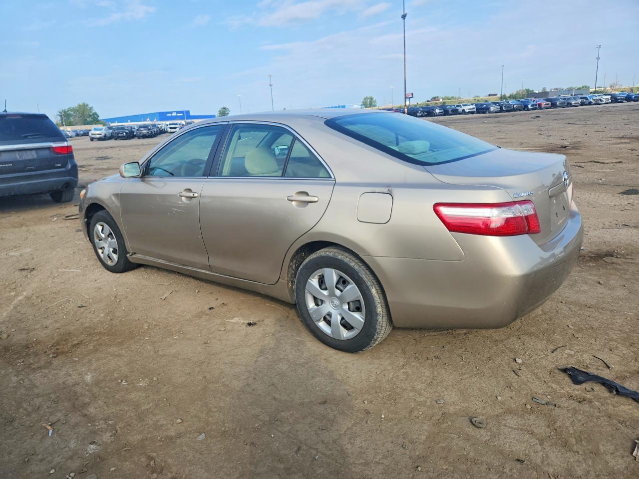 2007 Toyota Camry Le - Image 2