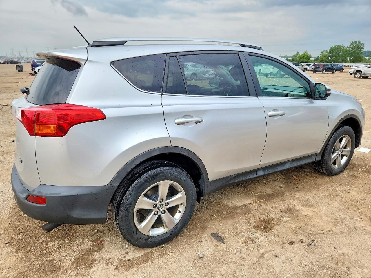 2015 Toyota Rav4 Xle - Image 3