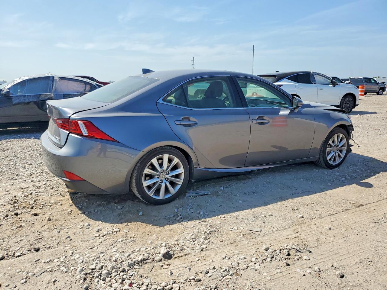 2016 Lexus Is 300 - Image 3