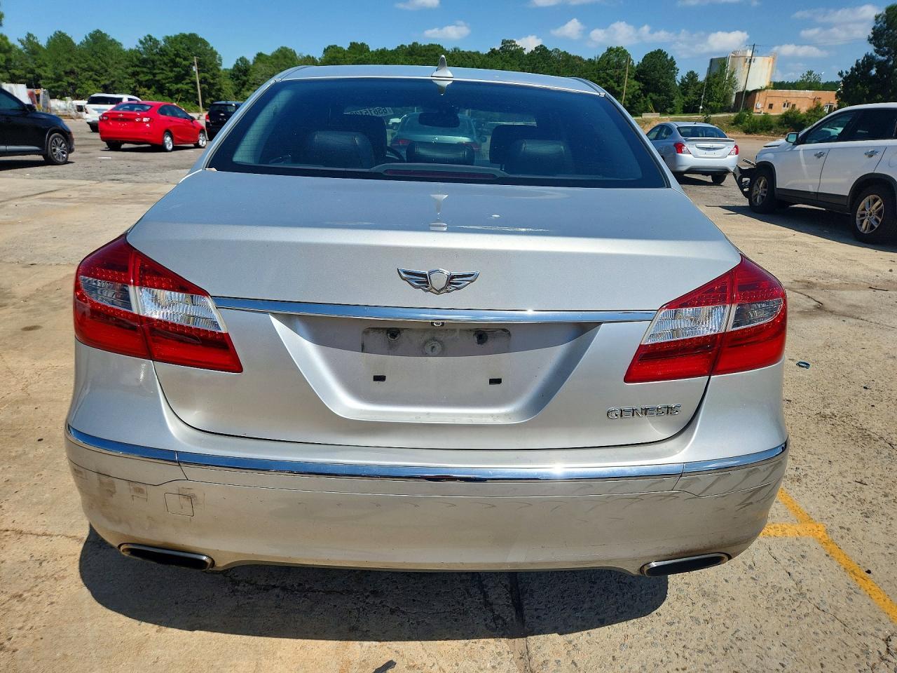 2012 Hyundai Genesis 3.8L - Фото 6