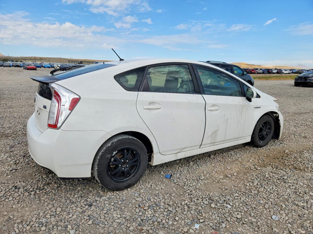 2014 Toyota Prius Two - Фото 3