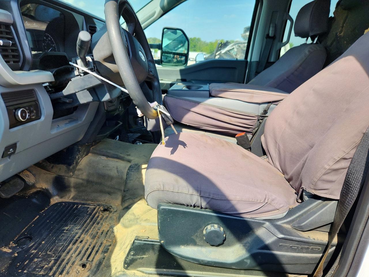 2025 Ford F350 Super Duty - Фото 7