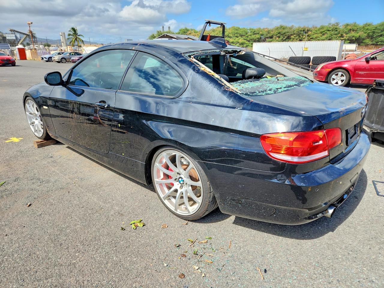 2010 BMW 335 I - Image 2