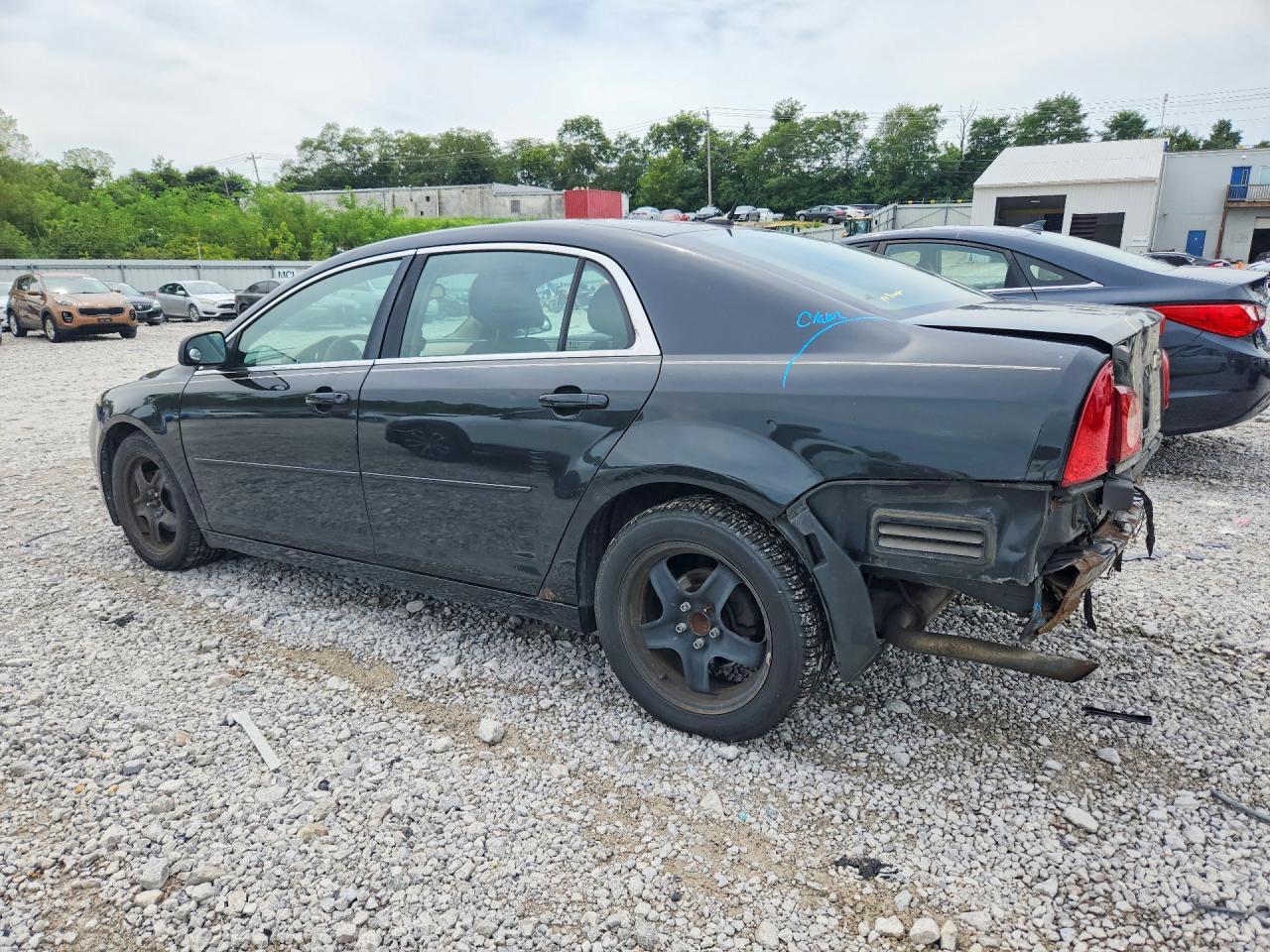 2011 Chevrolet Malibu Ls - Фото 2