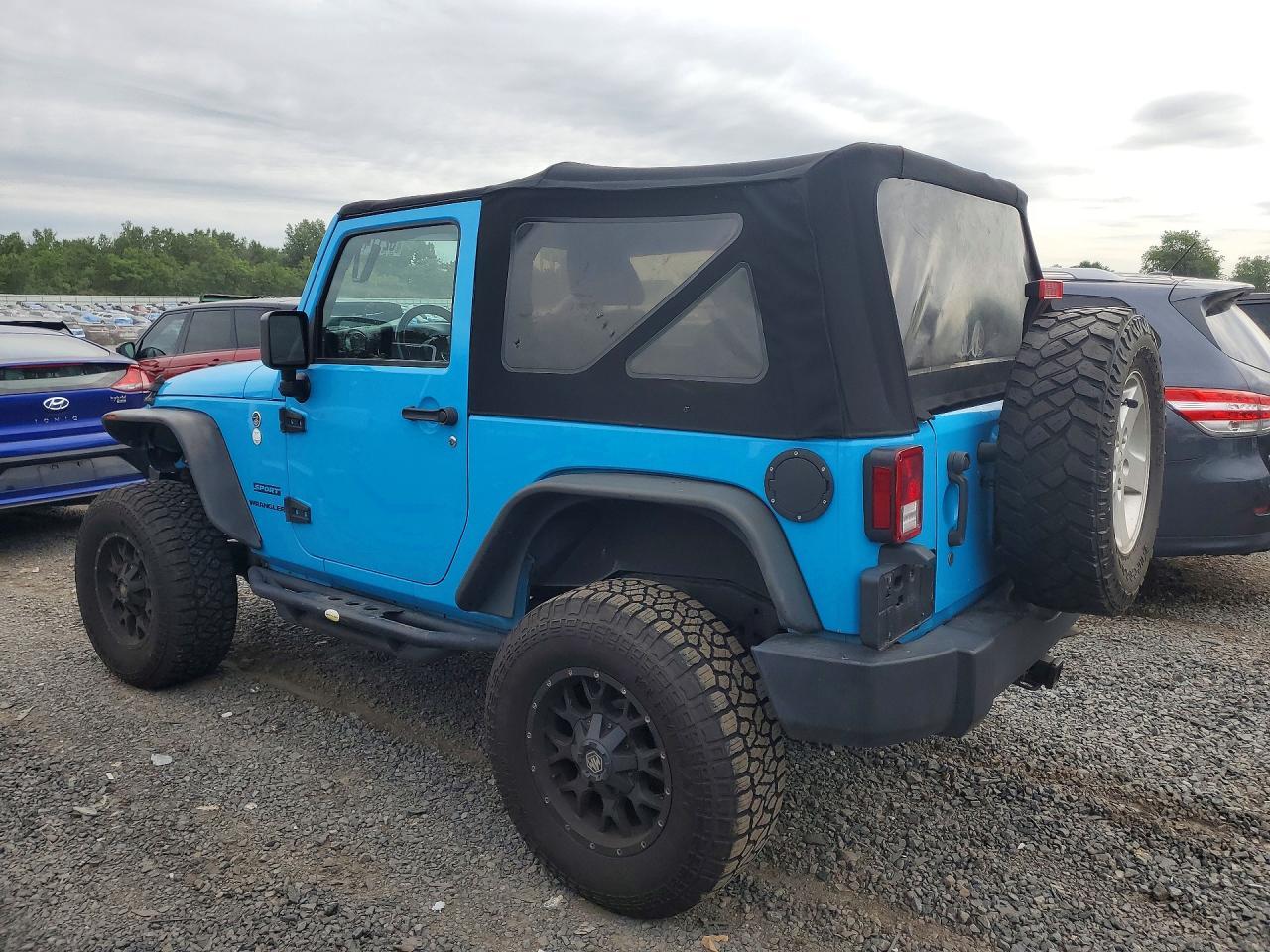 2017 Jeep Wrangler Sport - Фото 2