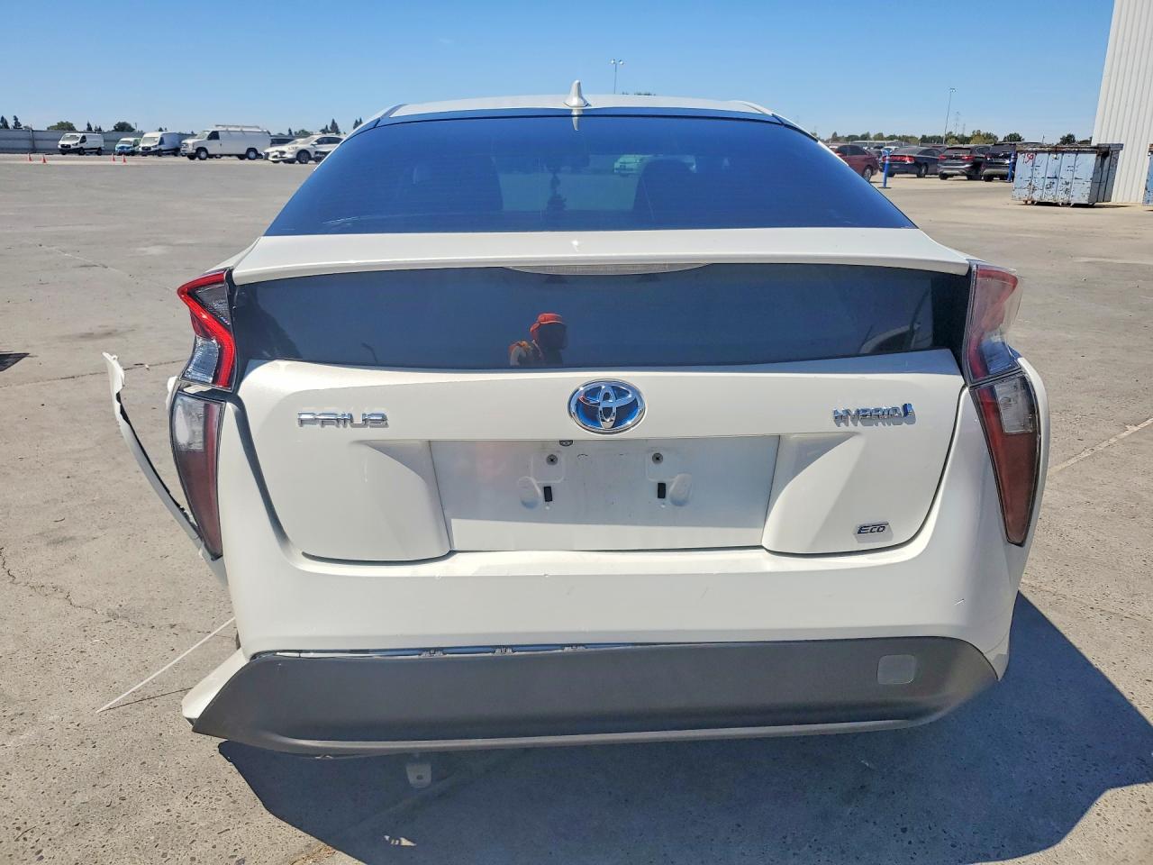 2016 Toyota Prius Two Eco - Image 6