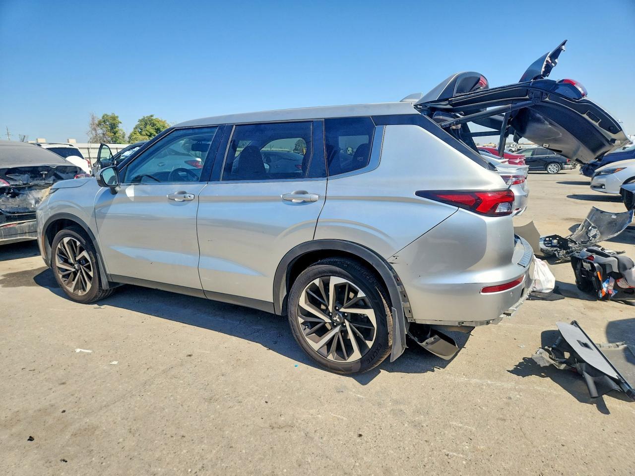 2024 Mitsubishi Outlander Se - Фото 2