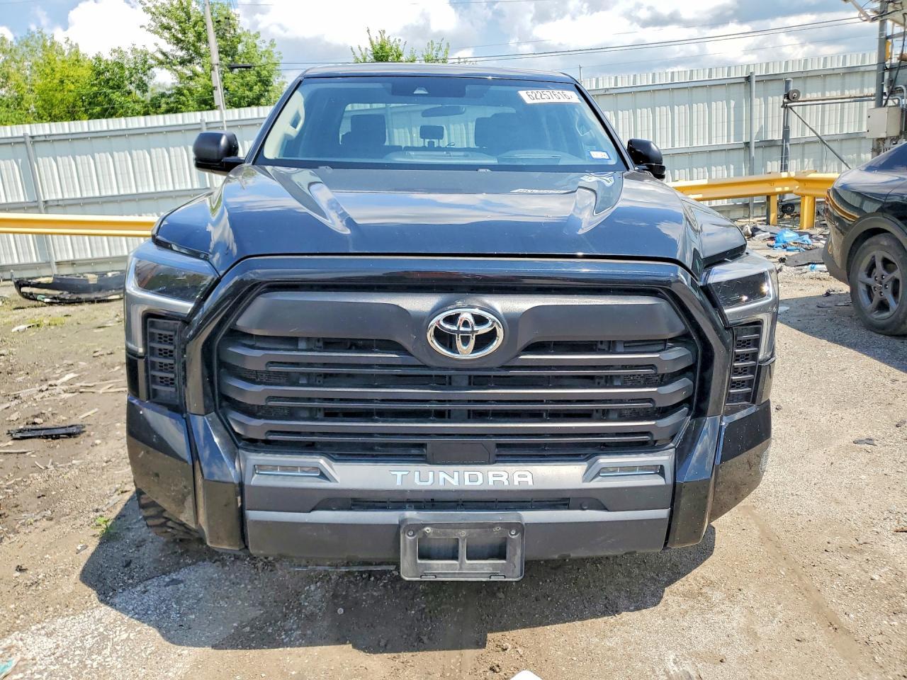 2022 Toyota Tundra Sr5 - Image 5