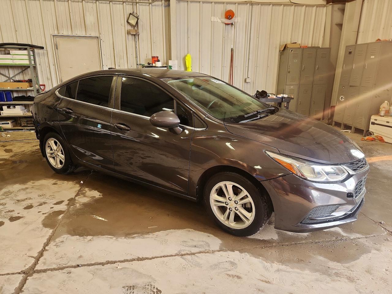 2017 Chevrolet Cruze Lt - Image 4