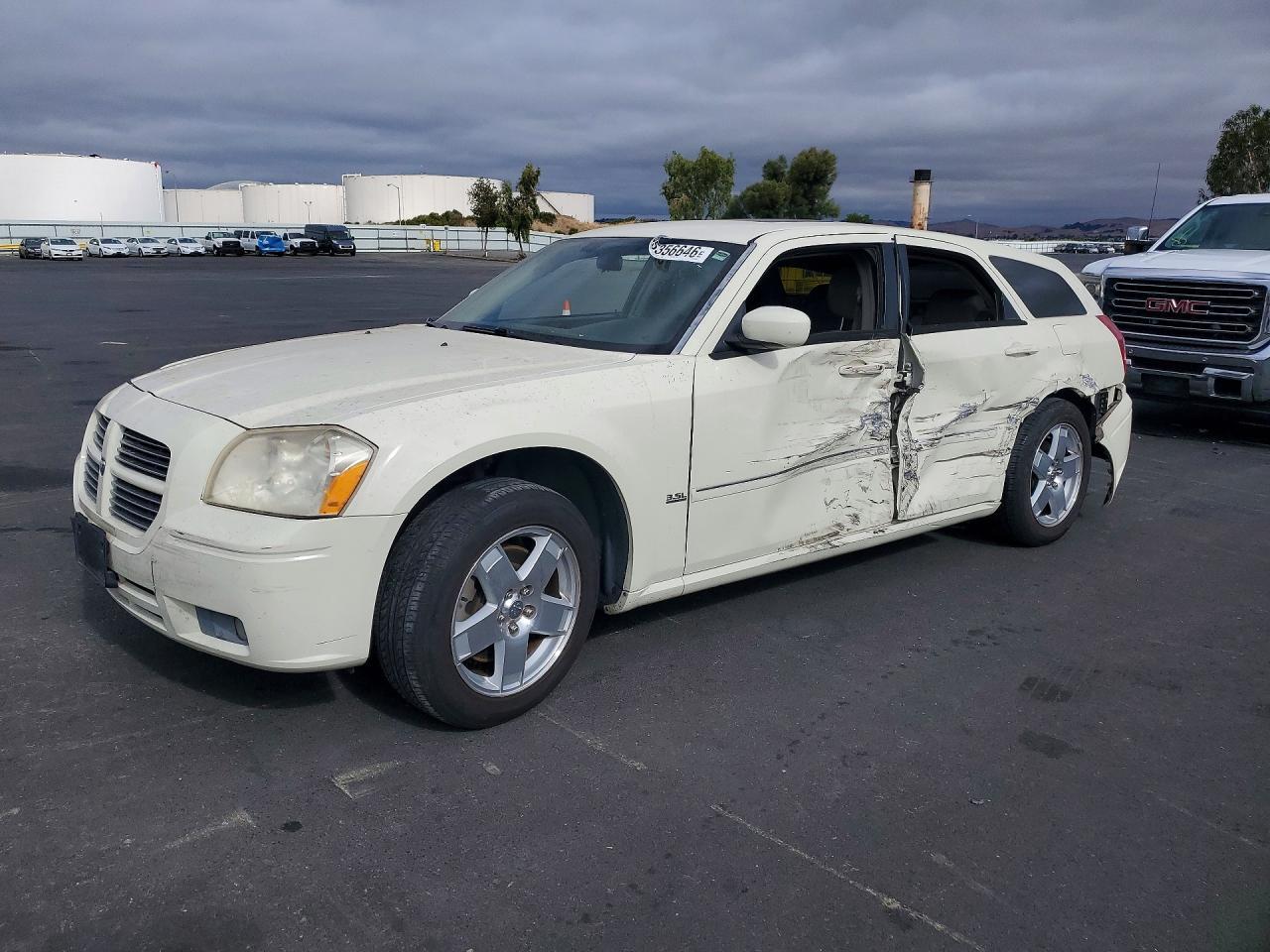 2005 Dodge Magnum Sxt