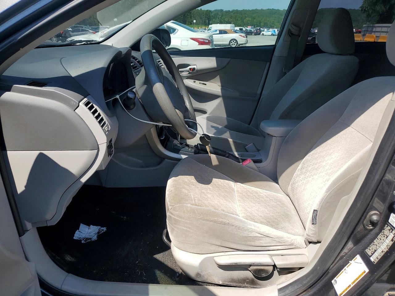 2009 Toyota Corolla Le - Image 7