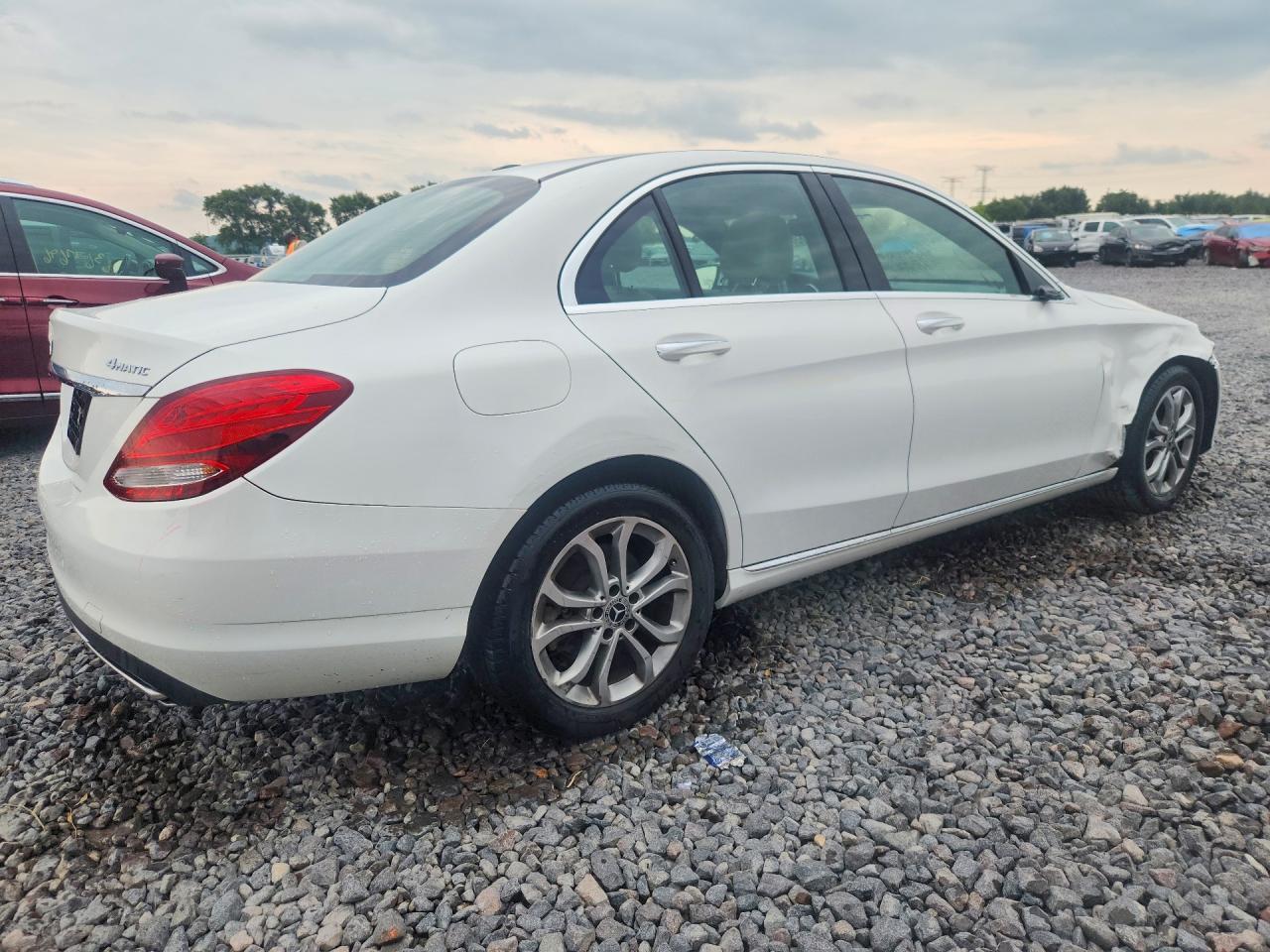 2018 Mercedes-Benz C 300 4Matic - Фото 3