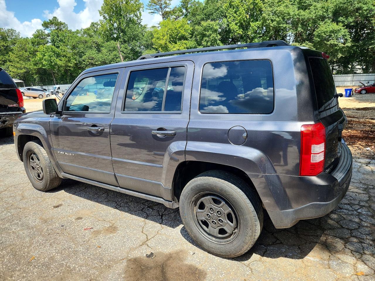 2016 Jeep Patriot Sport - Image 2