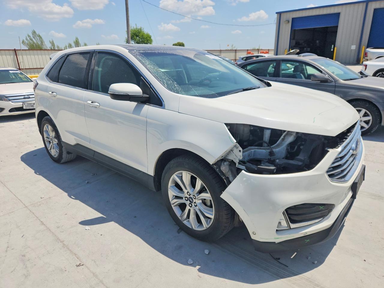2020 Ford Edge Titanium - Image 4