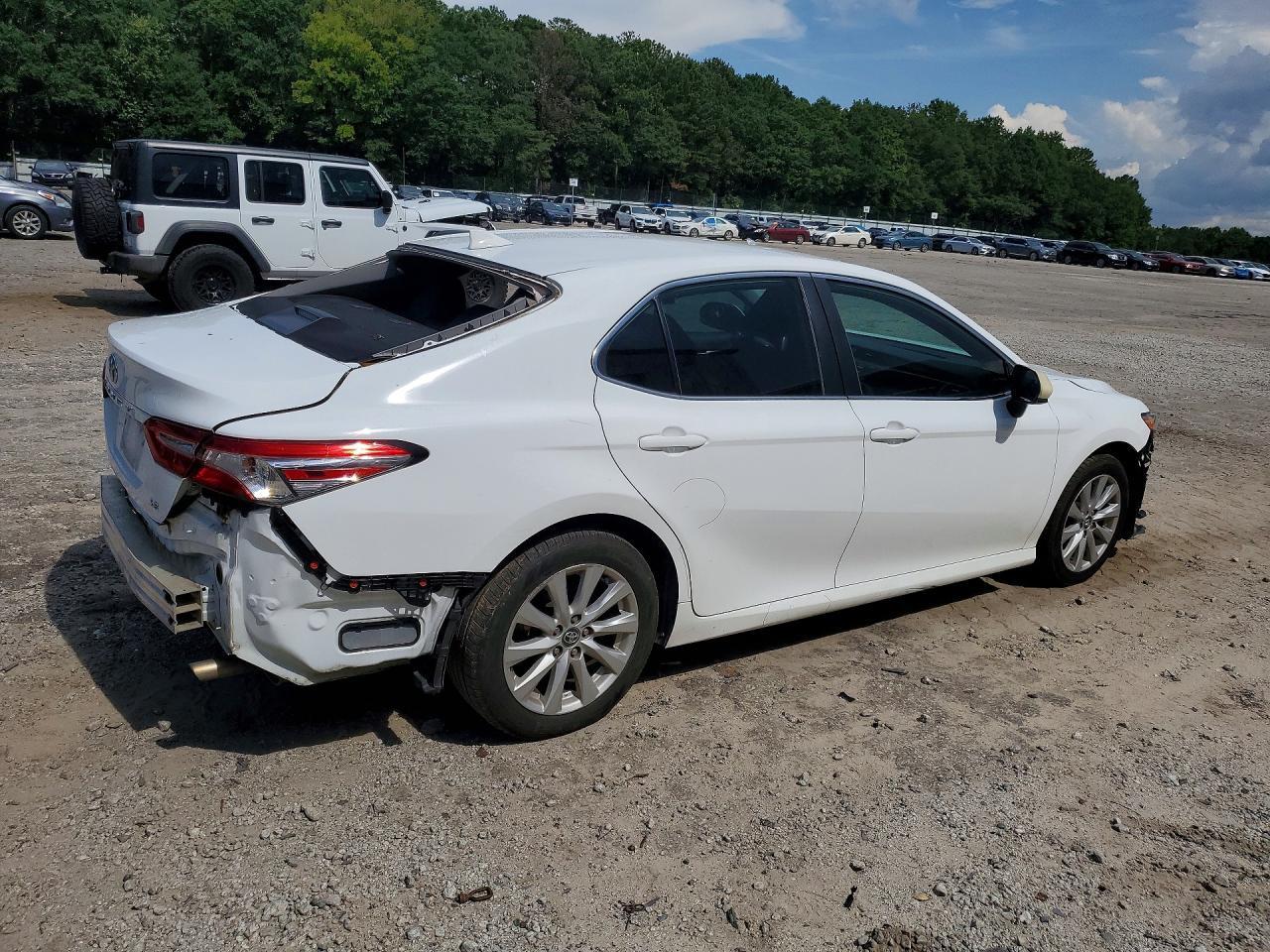2020 Toyota Camry Le - Image 3