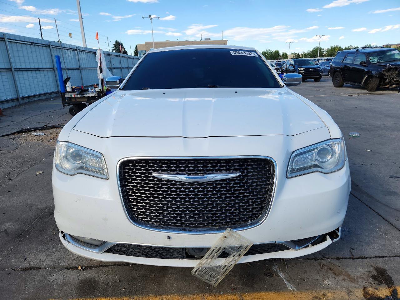 2015 Chrysler 300C - Фото 5