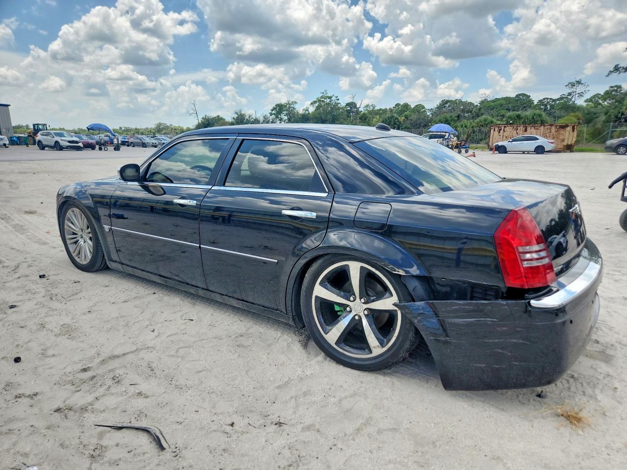 2006 Chrysler 300C - Image 2