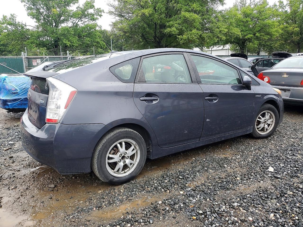 2010 Toyota Prius Iii - Фото 3
