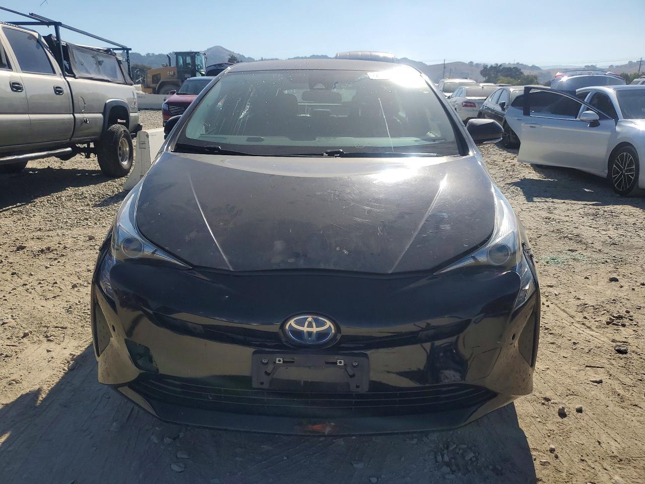 2018 Toyota Prius Two - Фото 5