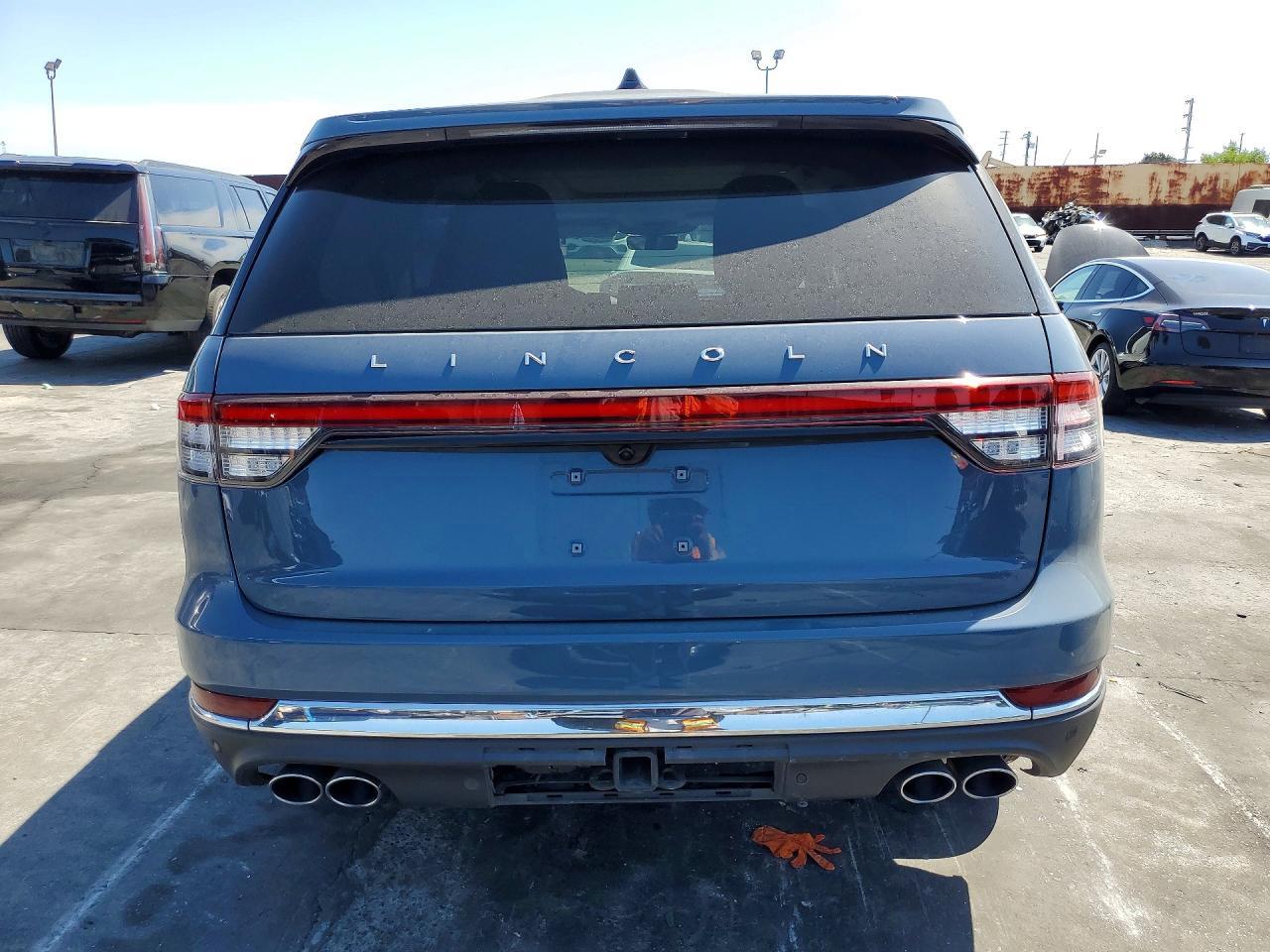 2025 Lincoln Aviator - Image 6