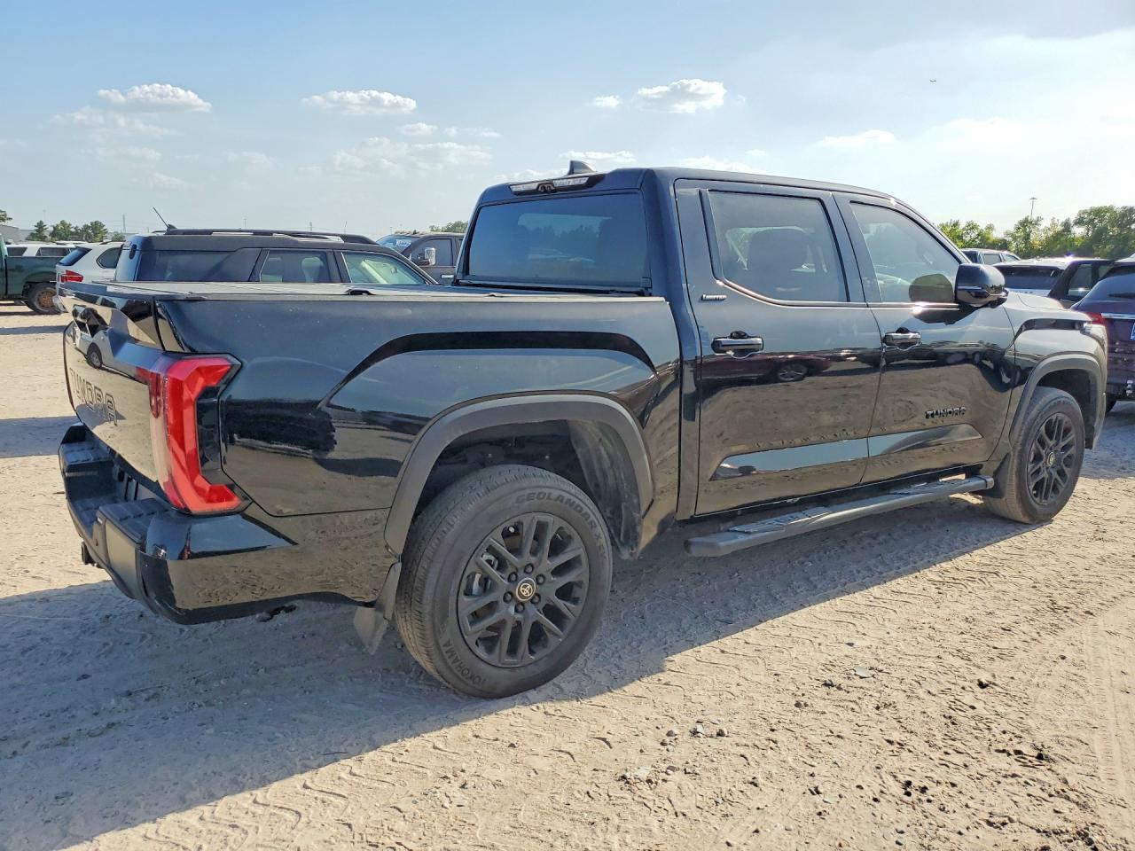 2025 Toyota Tundra Limited - Фото 3