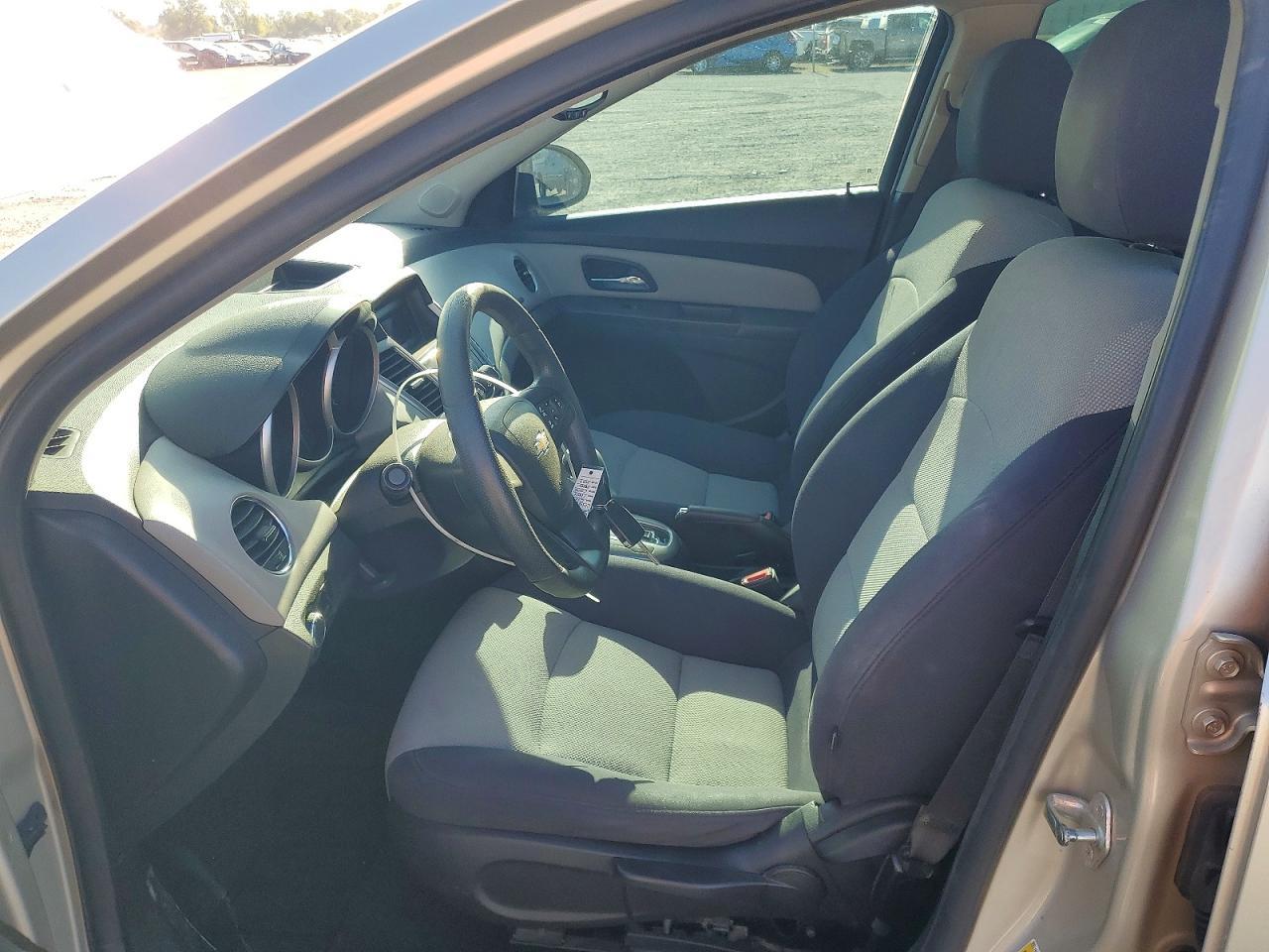 2014 Chevrolet Cruze Ls - Фото 7