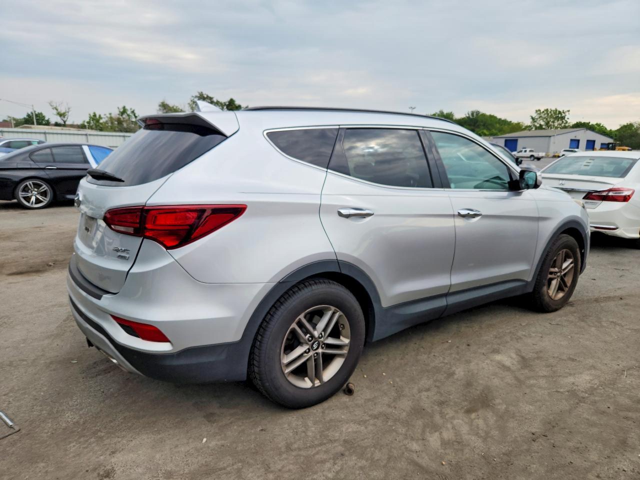 2018 Hyundai Santa Fe Sport 2.4L - Фото 3