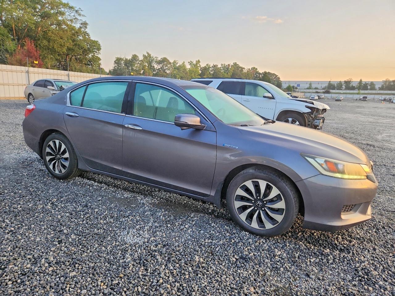 2015 Honda Accord Hybrid Exl - Image 4