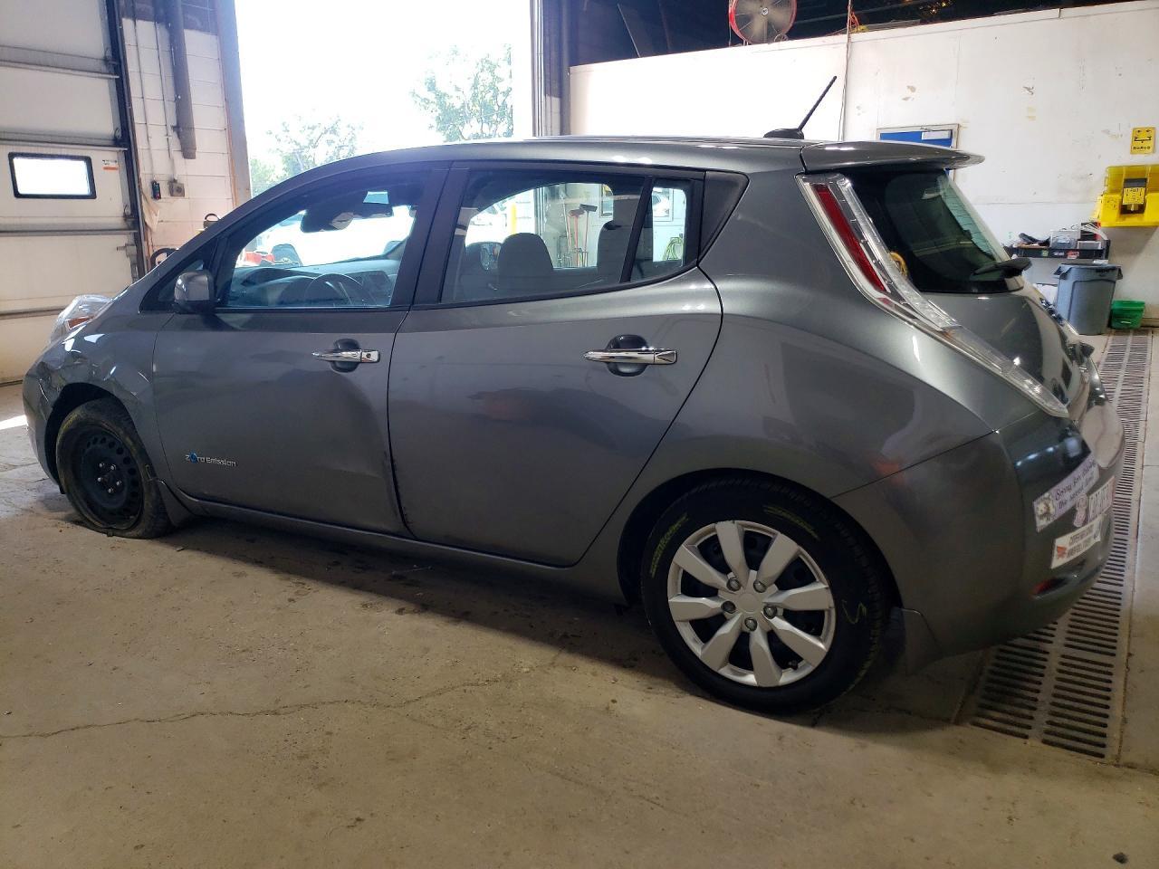 2015 Nissan Leaf S - Image 2