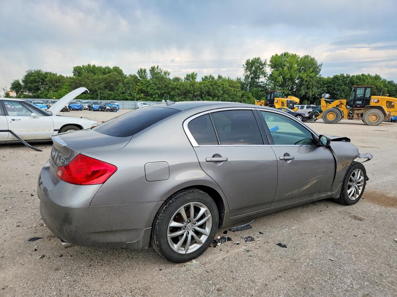 2009 Infiniti G37 Sedan X - Image 3